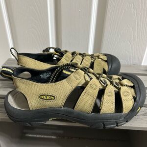 Keen Women’s Newport H2 Outdoor Hiking Shoes Size 9.5 EUC